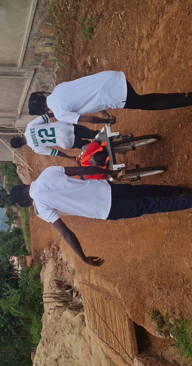 Low-Tech-Tragbahre findet ihren Weg nach Ruanda - HTA-FR
